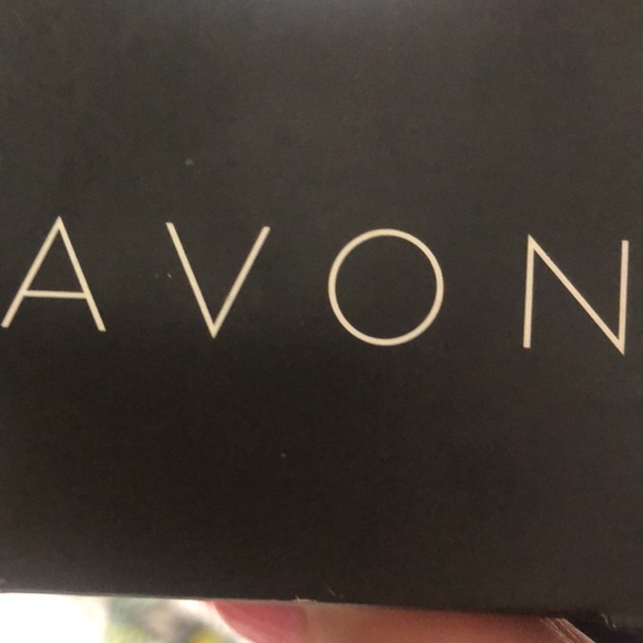 Avon platinum plated diamond pendant necklace. New never worn. - Picture 4 of 6